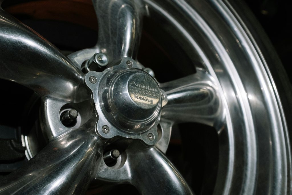 Profesjonalny auto detailing w Gdańsku – czyszczenie i renowacja lakieru samochodu w studio detailingowym.